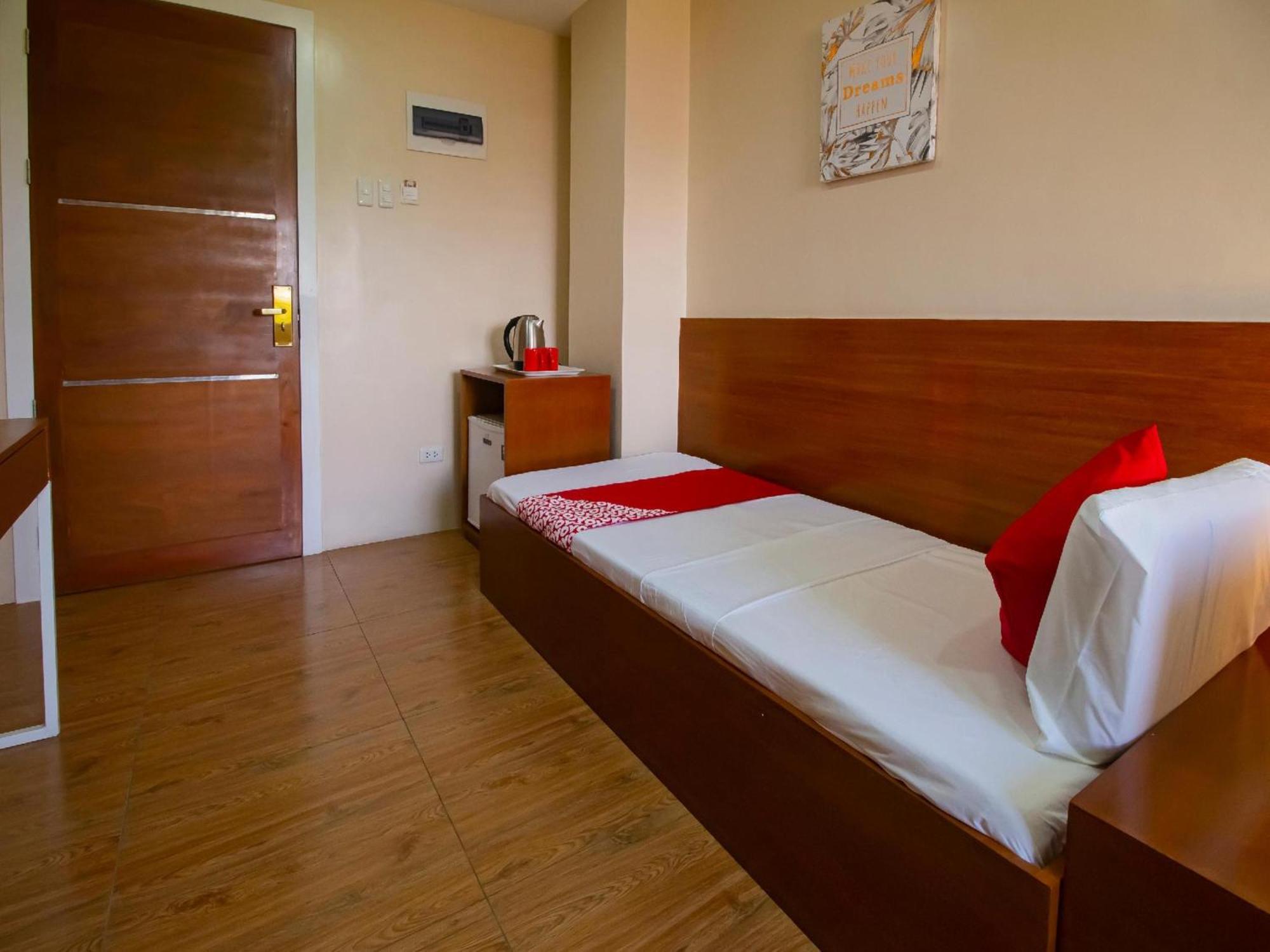 Super Oyo 832 The Teepee Place Hostel & Residence Inn 宿务 外观 照片