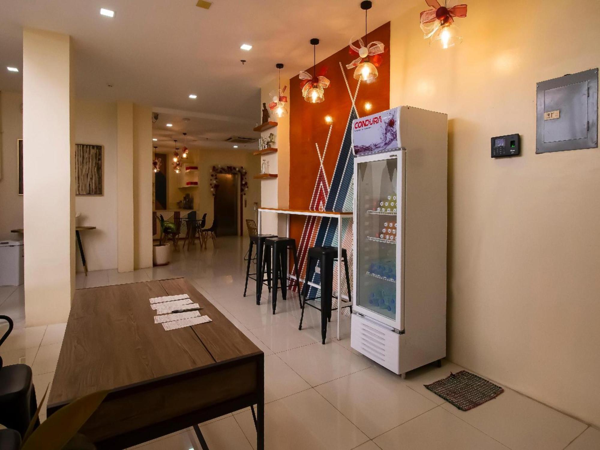 Super Oyo 832 The Teepee Place Hostel & Residence Inn 宿务 外观 照片